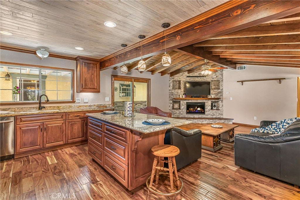 Nuevo, California, 92567, United States, 3 Bedrooms Bedrooms, ,2 BathroomsBathrooms,Residential,For Sale,1987094