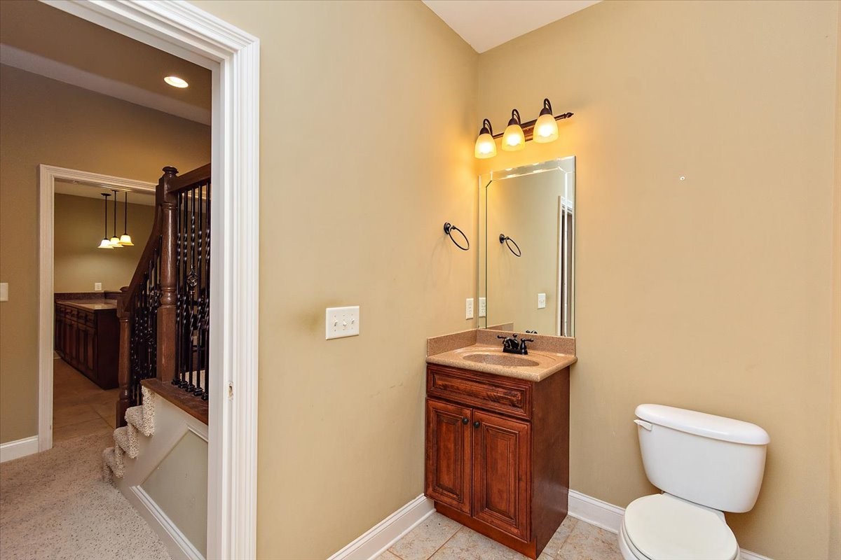 Clarksville, Tennessee, 37043, United States, 4 Bedrooms Bedrooms, ,4 BathroomsBathrooms,Residential,For Sale,1933080