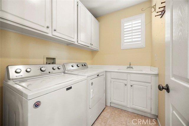 Eastvale, California, 92880, United States, 4 Bedrooms Bedrooms, ,2 BathroomsBathrooms,Residential,For Sale,1987341