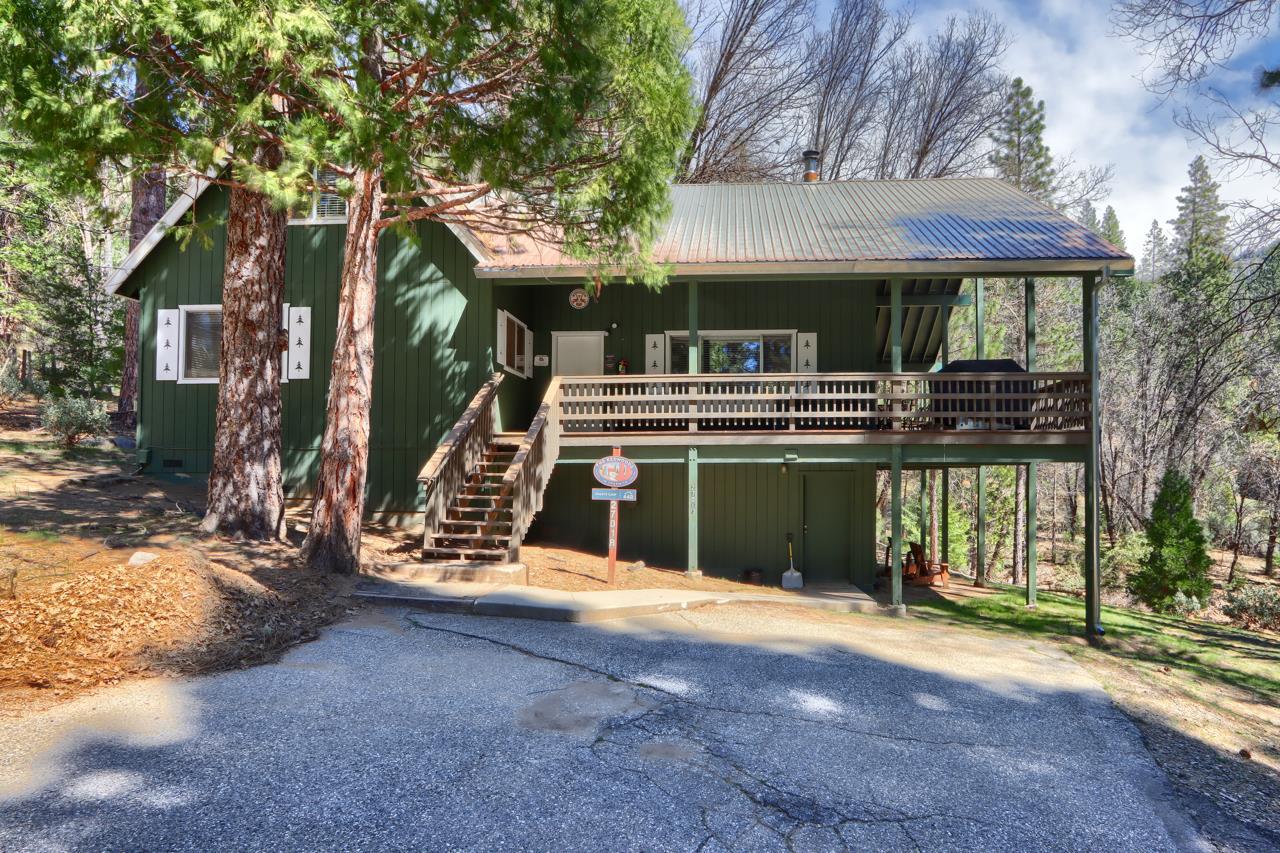 Yosemite, California, 95389, United States, 5 Bedrooms Bedrooms, ,4 BathroomsBathrooms,Residential,For Sale,2048159