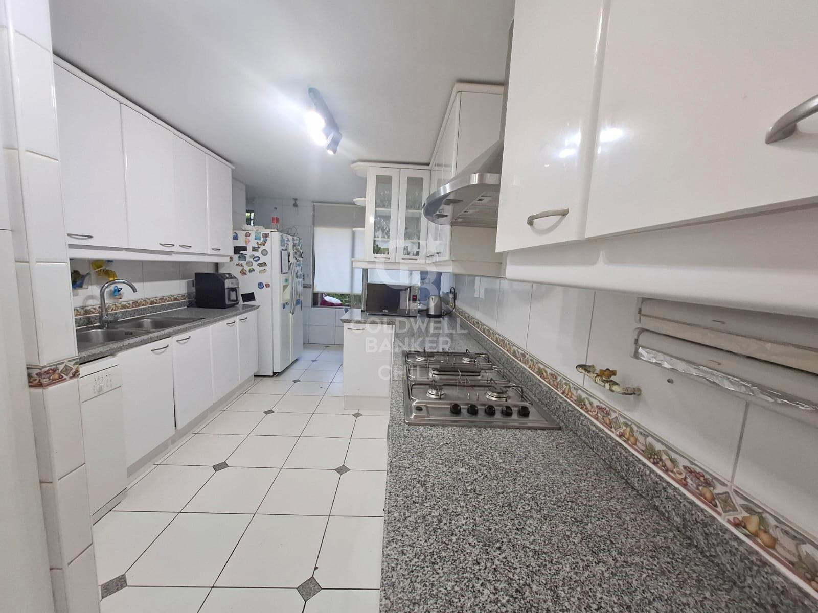 Vitacura, Chile, 5 Bedrooms Bedrooms, ,5 BathroomsBathrooms,Residential,For Sale,1691768