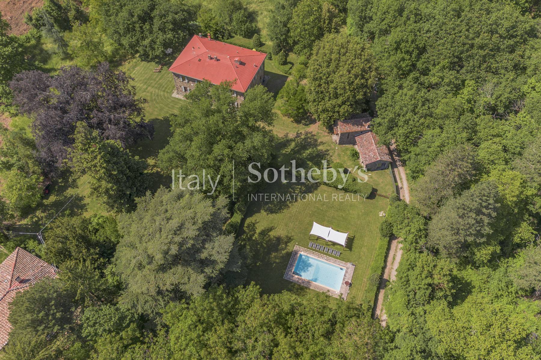  Prestigious estate with private pool - 物件實景