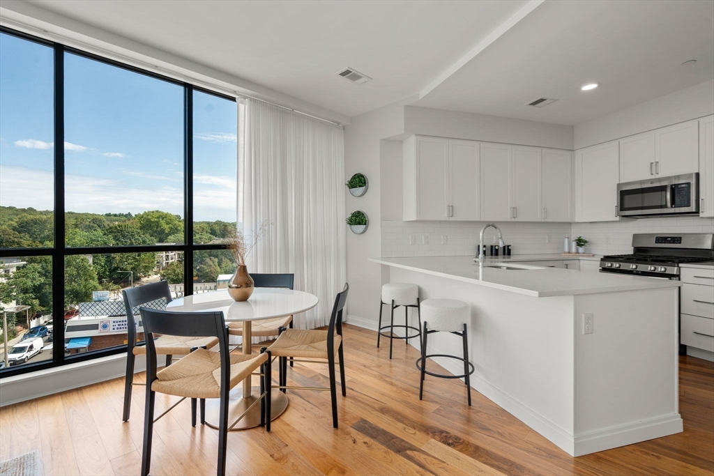 Boston, Massachusetts, 02130, United States, 2 Bedrooms Bedrooms, ,2 BathroomsBathrooms,Residential,For Sale,1940370