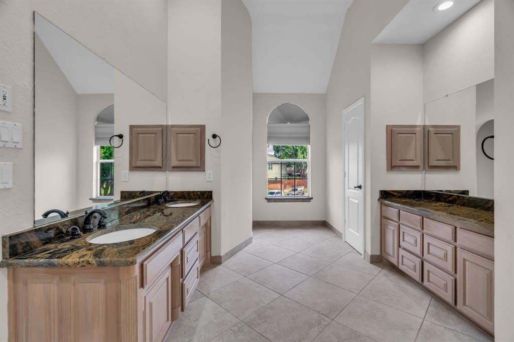 Grapevine, Texas, 76051, United States, 4 Bedrooms Bedrooms, ,4 BathroomsBathrooms,Residential,For Sale,1943655