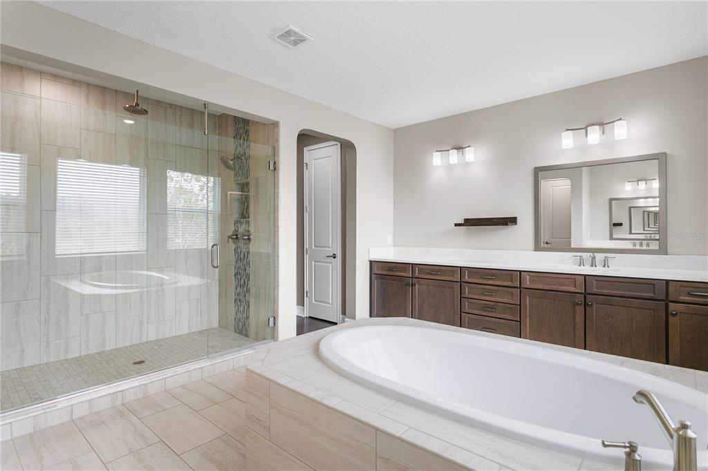 Lutz, Florida, 33559, United States, 5 Bedrooms Bedrooms, ,5 BathroomsBathrooms,Residential,For Sale,2002912