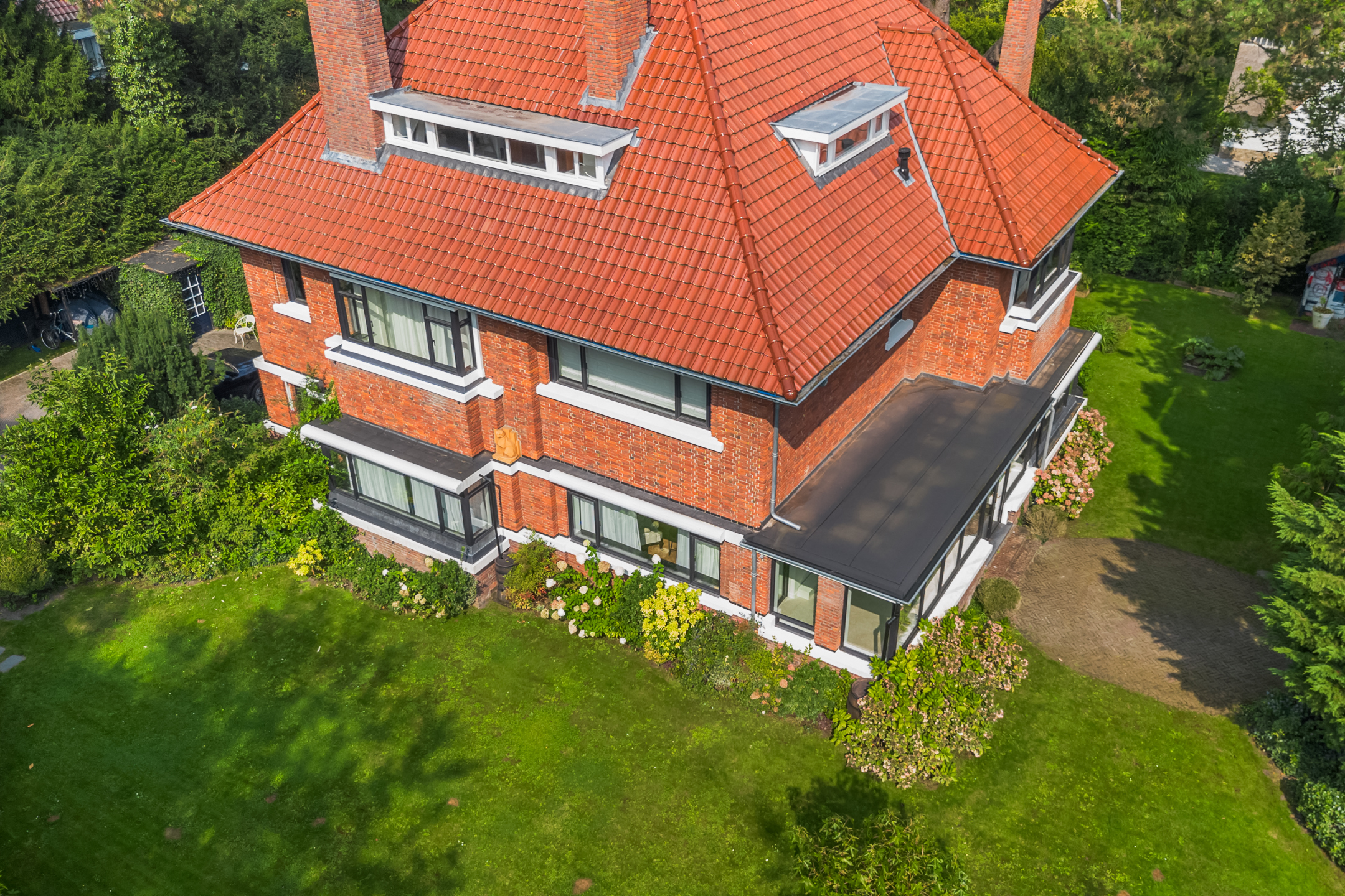  Spacious, turn-key family villa with swimming pool and guest accommodation - 物件實景