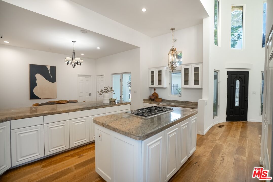 Topanga, California, 90290, United States, 4 Bedrooms Bedrooms, ,4 BathroomsBathrooms,Residential,For Sale,1902057