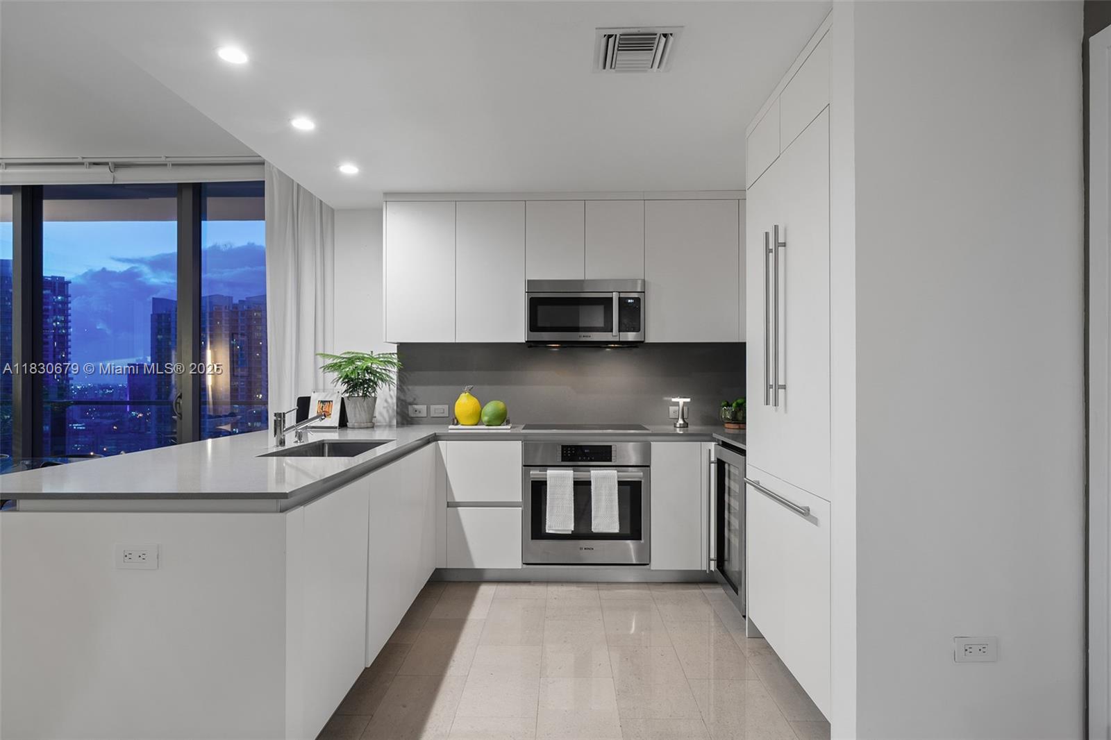 Miami, Florida, 33131, United States, 2 Bedrooms Bedrooms, ,3 BathroomsBathrooms,Residential,For Sale,1877459