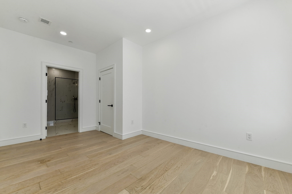 Boston, Massachusetts, 02135, United States, 2 Bedrooms Bedrooms, ,2 BathroomsBathrooms,Residential,For Sale,1873644
