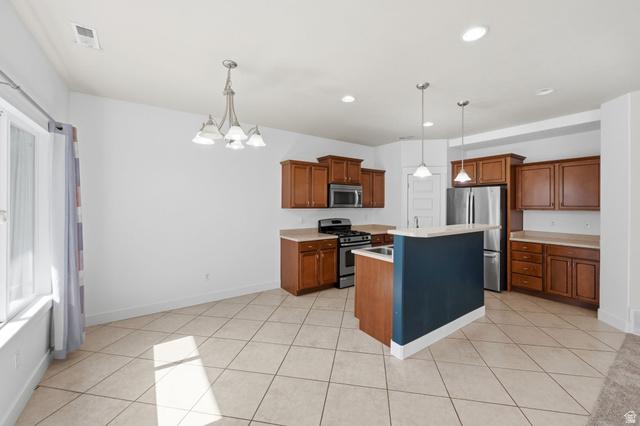 Sandy, Utah, 84094, United States, 3 Bedrooms Bedrooms, ,3 BathroomsBathrooms,Residential,For Sale,2048775