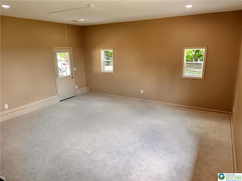 Washington Twp, Pennsylvania, 18080, United States, 3 Bedrooms Bedrooms, ,3 BathroomsBathrooms,Residential,For Sale,1984610