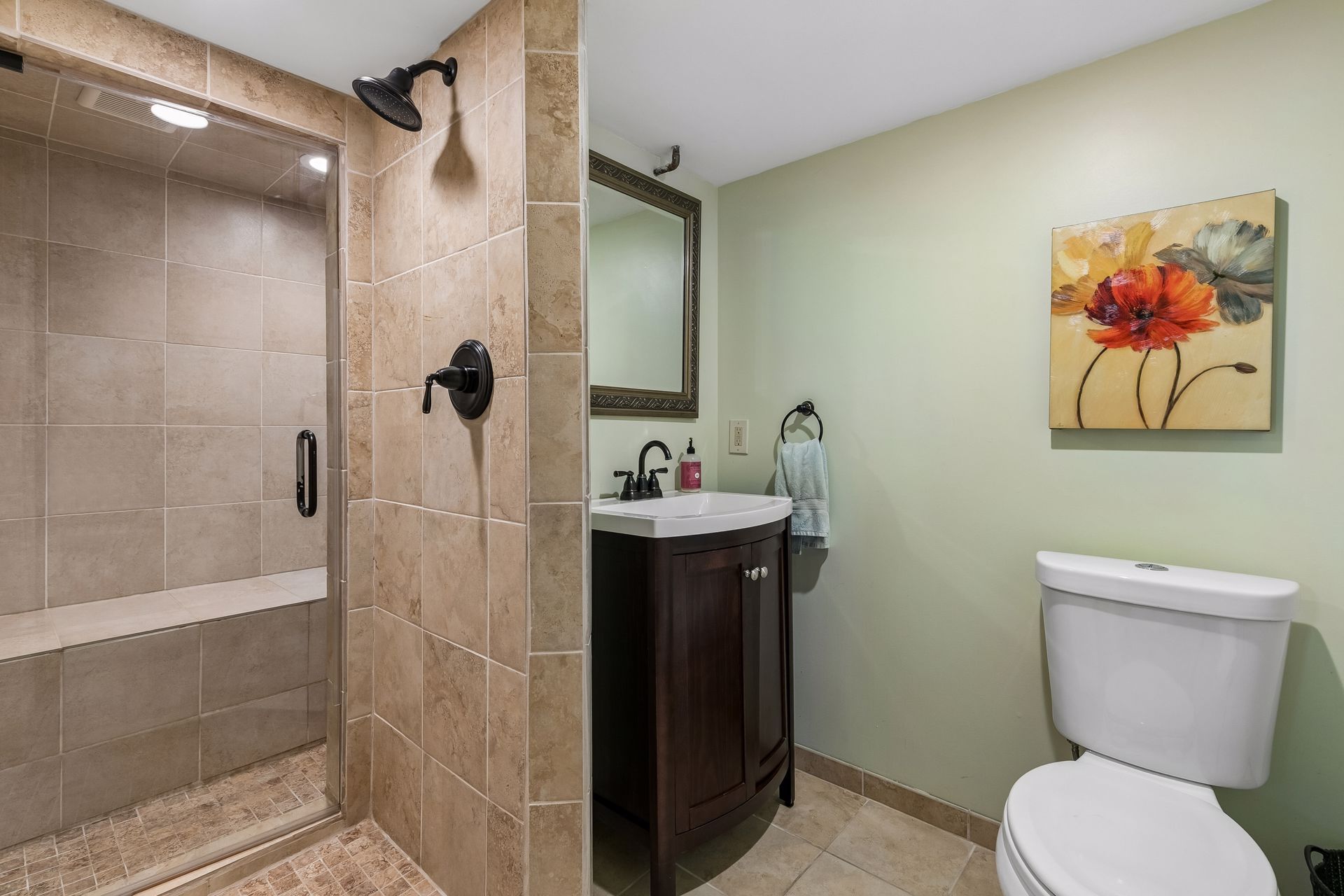  Resort-Style Living with Spectacular Pool and Thoughtfully Designed Spaces - 物件實景