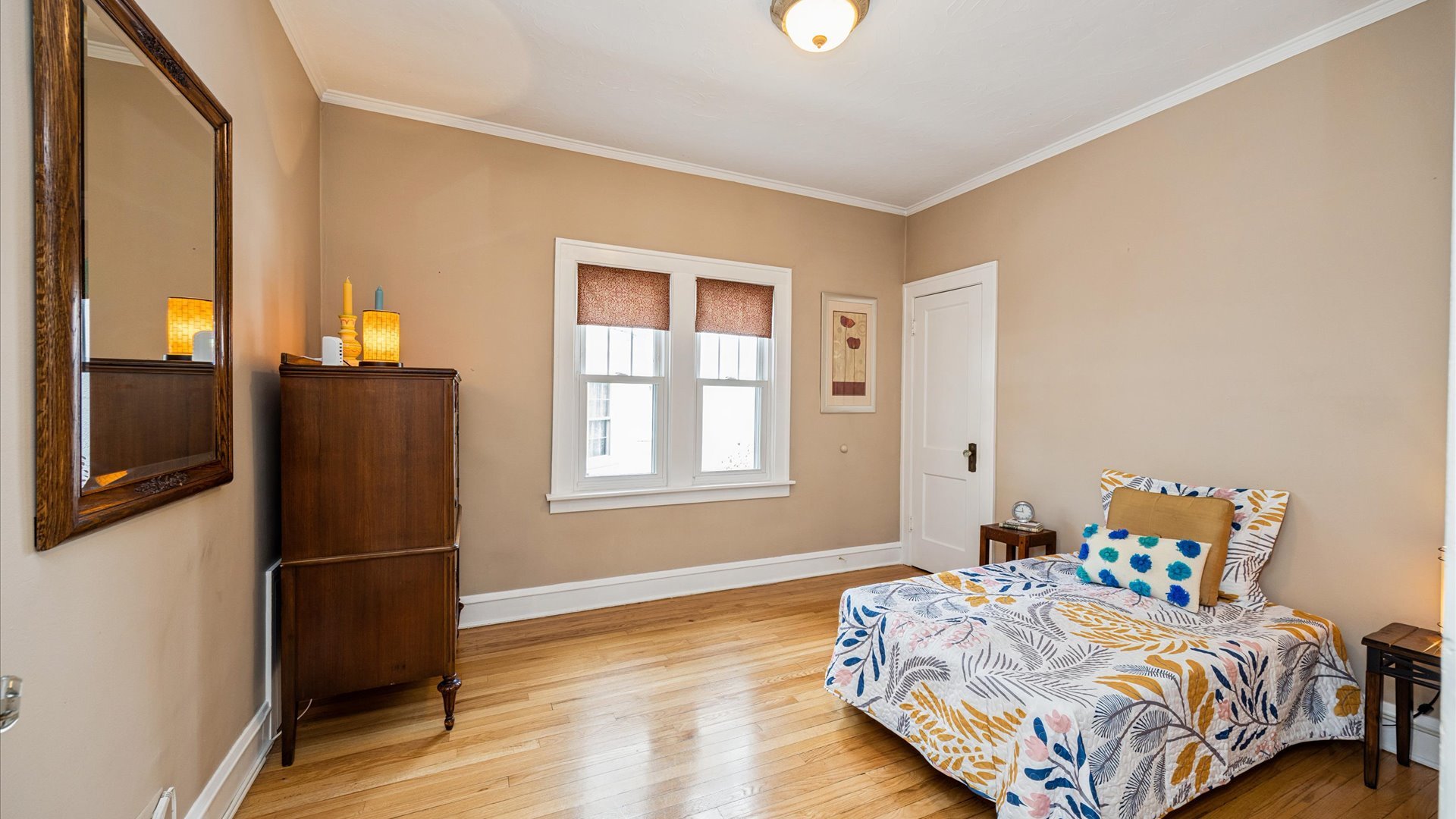 La Grange, Illinois, 60525, United States, 3 Bedrooms Bedrooms, ,3 BathroomsBathrooms,Residential,For Sale,1991059