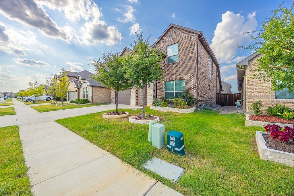 Hickory Creek, Texas, 75065, United States, 5 Bedrooms Bedrooms, ,4 BathroomsBathrooms,Residential,For Sale,1980462