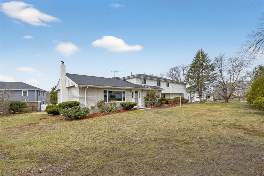 Framingham, Massachusetts, 01702, United States, 5 Bedrooms Bedrooms, ,5 BathroomsBathrooms,Residential,For Sale,2035320