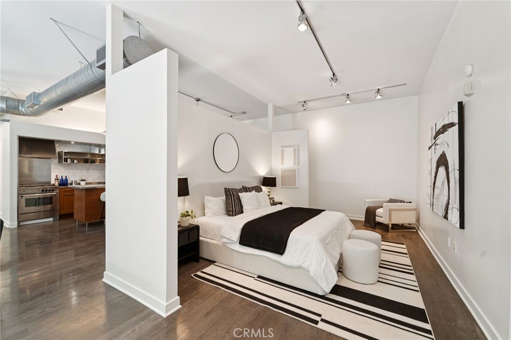 Marina del Rey, California, 90292, United States, 2 Bedrooms Bedrooms, ,1 BathroomBathrooms,Residential,For Sale,1901416