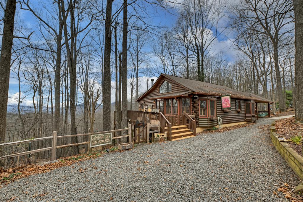 Ellijay, Georgia, 30536, United States, 4 Bedrooms Bedrooms, ,3 BathroomsBathrooms,Residential,For Sale,2003227