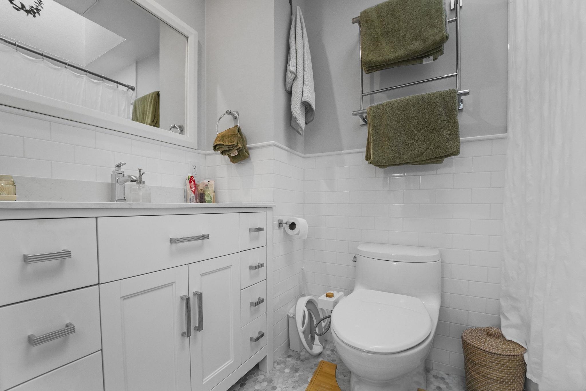 Hoboken, New Jersey, 07030, United States, 1 Bedroom Bedrooms, ,2 BathroomsBathrooms,Residential,For Sale,1988073