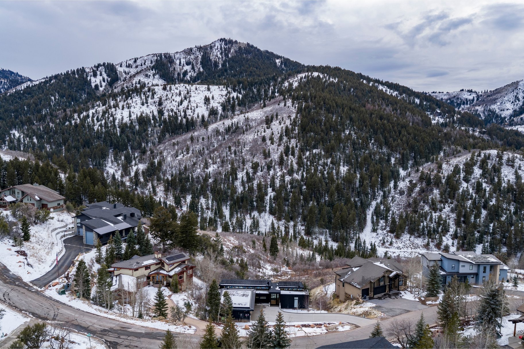  One-of-a-Kind Modern Pinebrook Residence - 物件實景