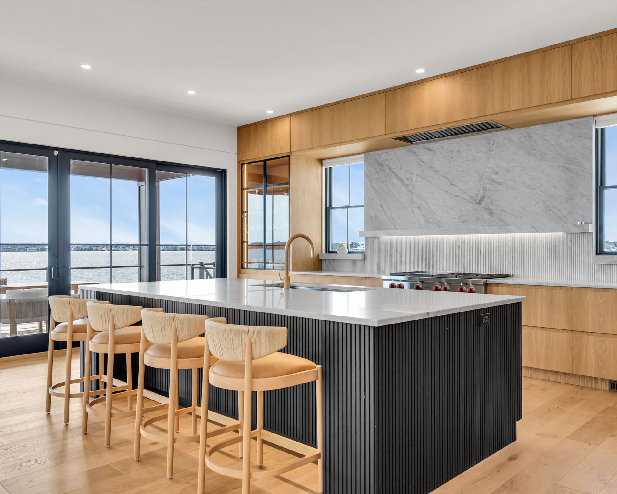  Exceptional Custom Built Waterfront Home - 物件實景