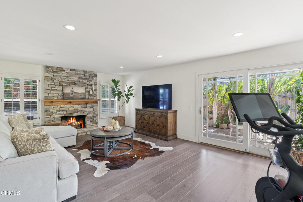 Thousand Oaks, California, 91360, United States, 4 Bedrooms Bedrooms, ,3 BathroomsBathrooms,Residential,For Sale,1974854