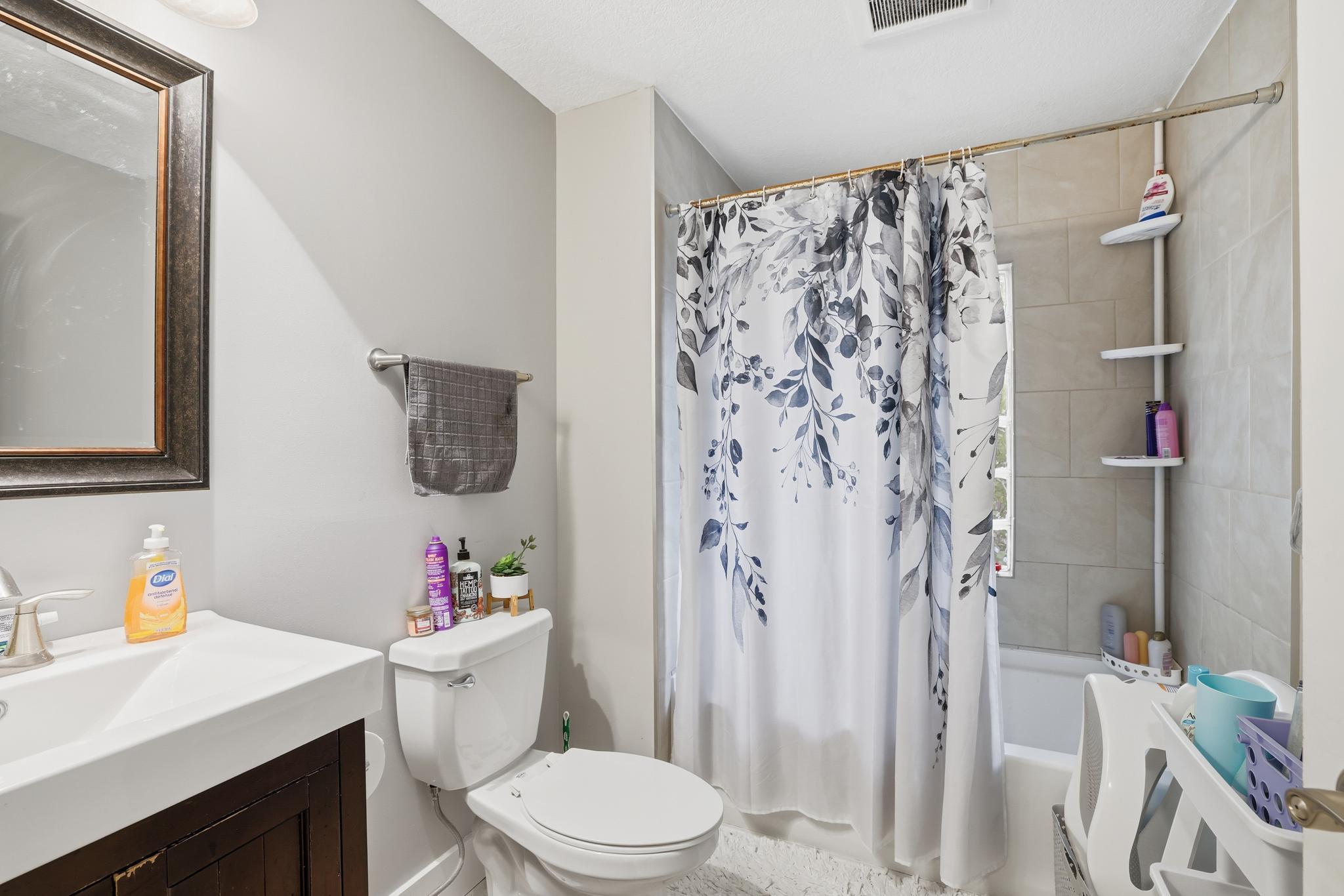 Saint Paul, Minnesota, 55102, United States, ,Residential,For Sale,1989124