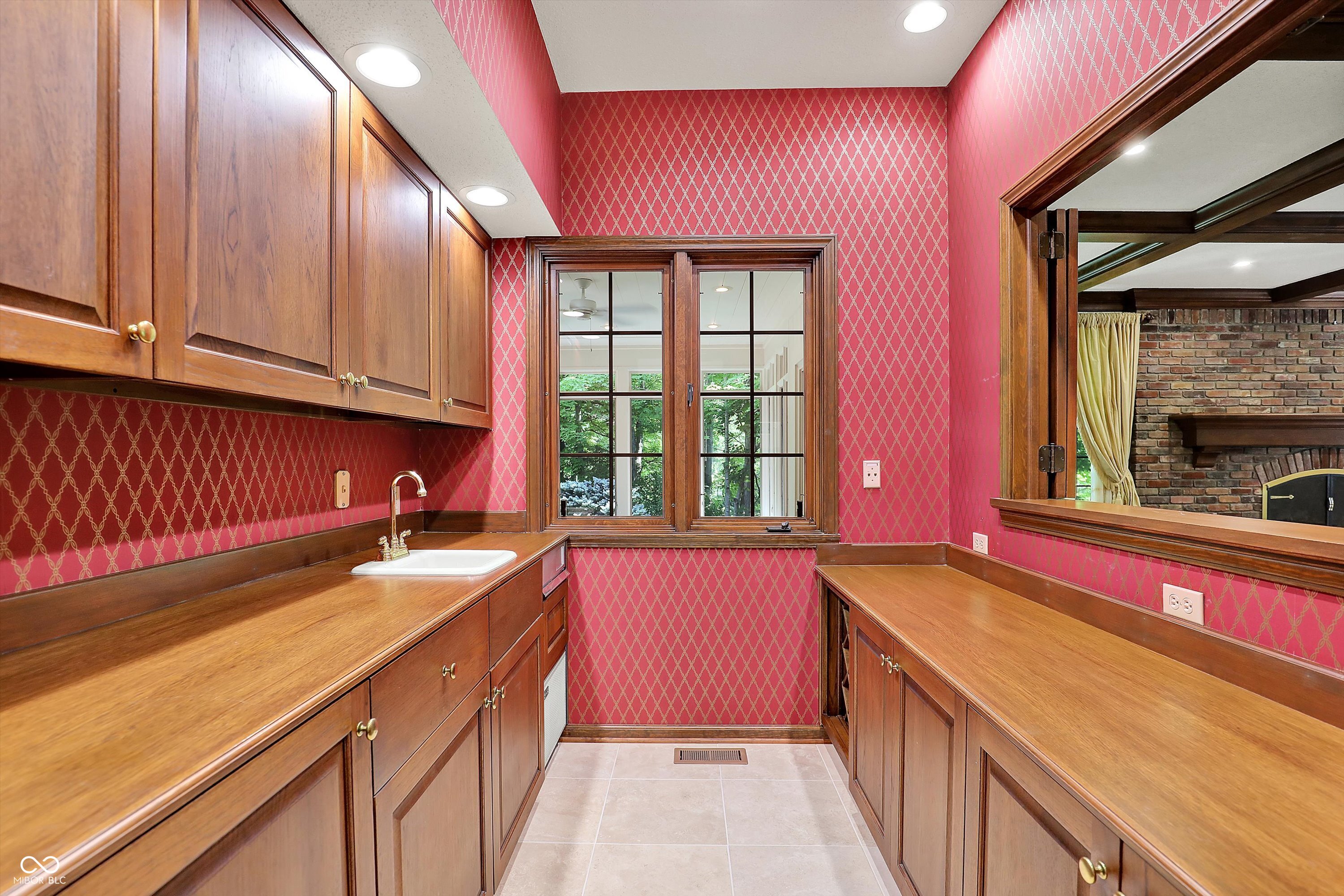 Indianapolis, Indiana, 46260, United States, 4 Bedrooms Bedrooms, ,6 BathroomsBathrooms,Residential,For Sale,1976230