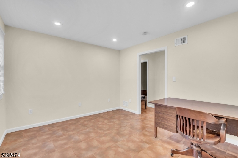 Jefferson Twp., New Jersey, 07849, United States, 3 Bedrooms Bedrooms, ,3 BathroomsBathrooms,Residential,For Sale,1995932