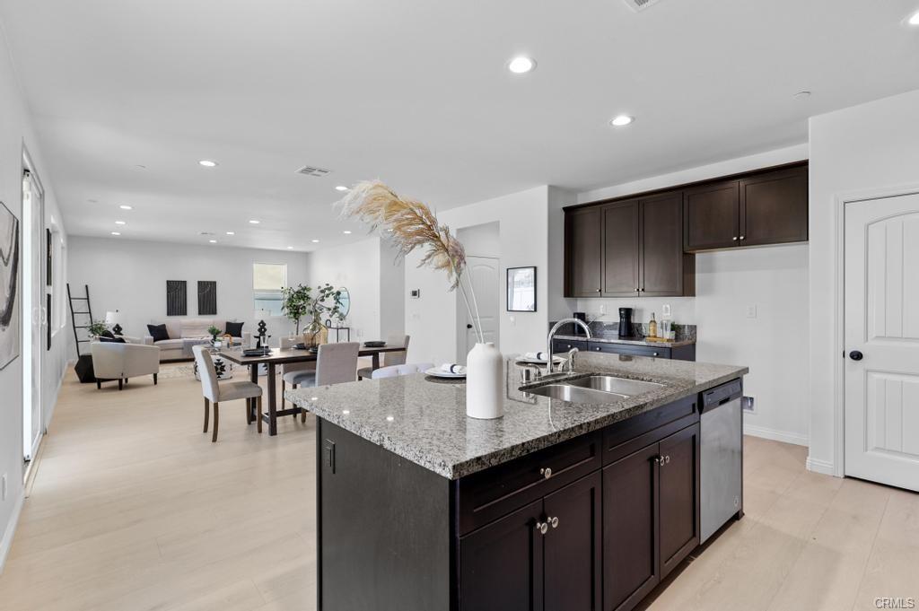 Lake Elsinore, California, 92530, United States, 4 Bedrooms Bedrooms, ,3 BathroomsBathrooms,Residential,For Sale,1942705