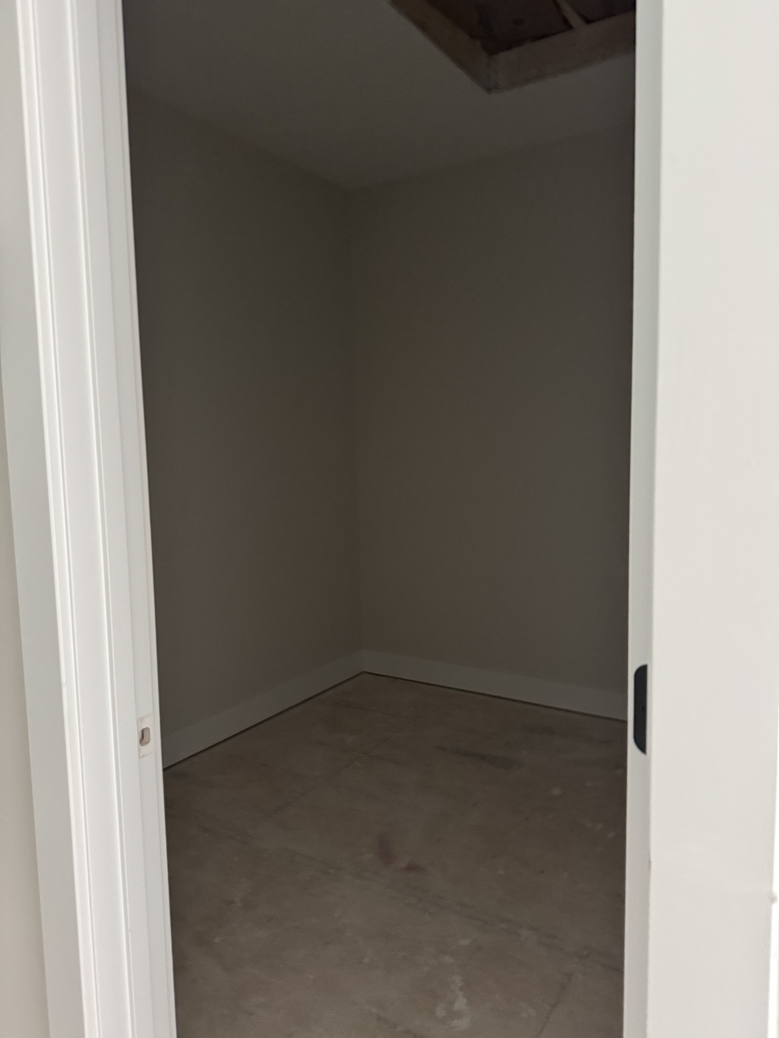 Clarksville, Tennessee, 37042, United States, 3 Bedrooms Bedrooms, ,4 BathroomsBathrooms,Residential,For Sale,2006024