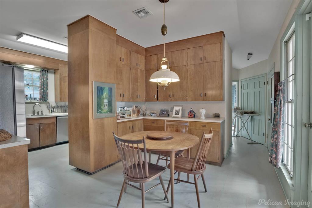 Shreveport, Louisiana, 71106, United States, 5 Bedrooms Bedrooms, ,4 BathroomsBathrooms,Residential,For Sale,1829039