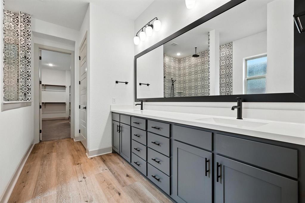Arlington, Texas, 76005, United States, 2 Bedrooms Bedrooms, ,2 BathroomsBathrooms,Residential,For Sale,1899955