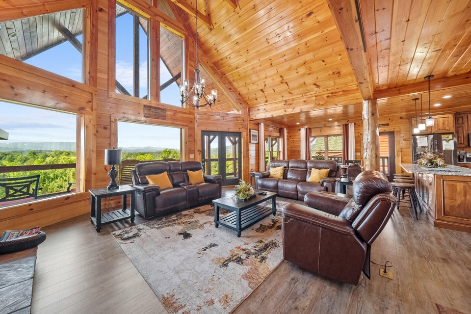 Sevierville, Tennessee, 37876, United States, 4 Bedrooms Bedrooms, ,6 BathroomsBathrooms,Residential,For Sale,1976346