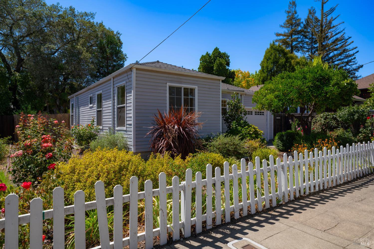 St. Helena, California, 94574, United States, 2 Bedrooms Bedrooms, ,1 BathroomBathrooms,Residential,For Sale,1927276