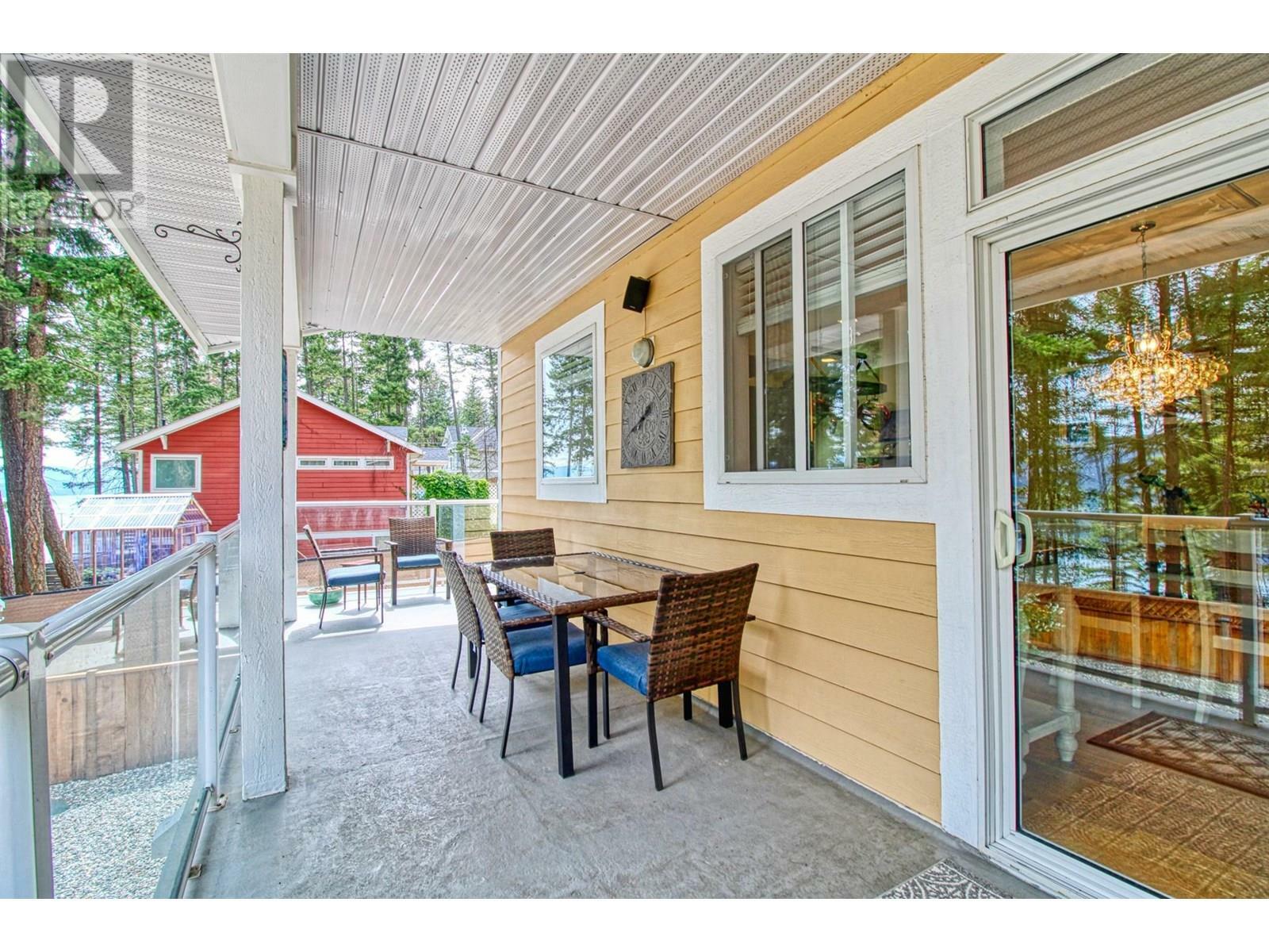 KELOWNA, British Columbia, V1Z 3W4, CA, 5 Bedrooms Bedrooms, ,3 BathroomsBathrooms,Residential,For Sale,1876914