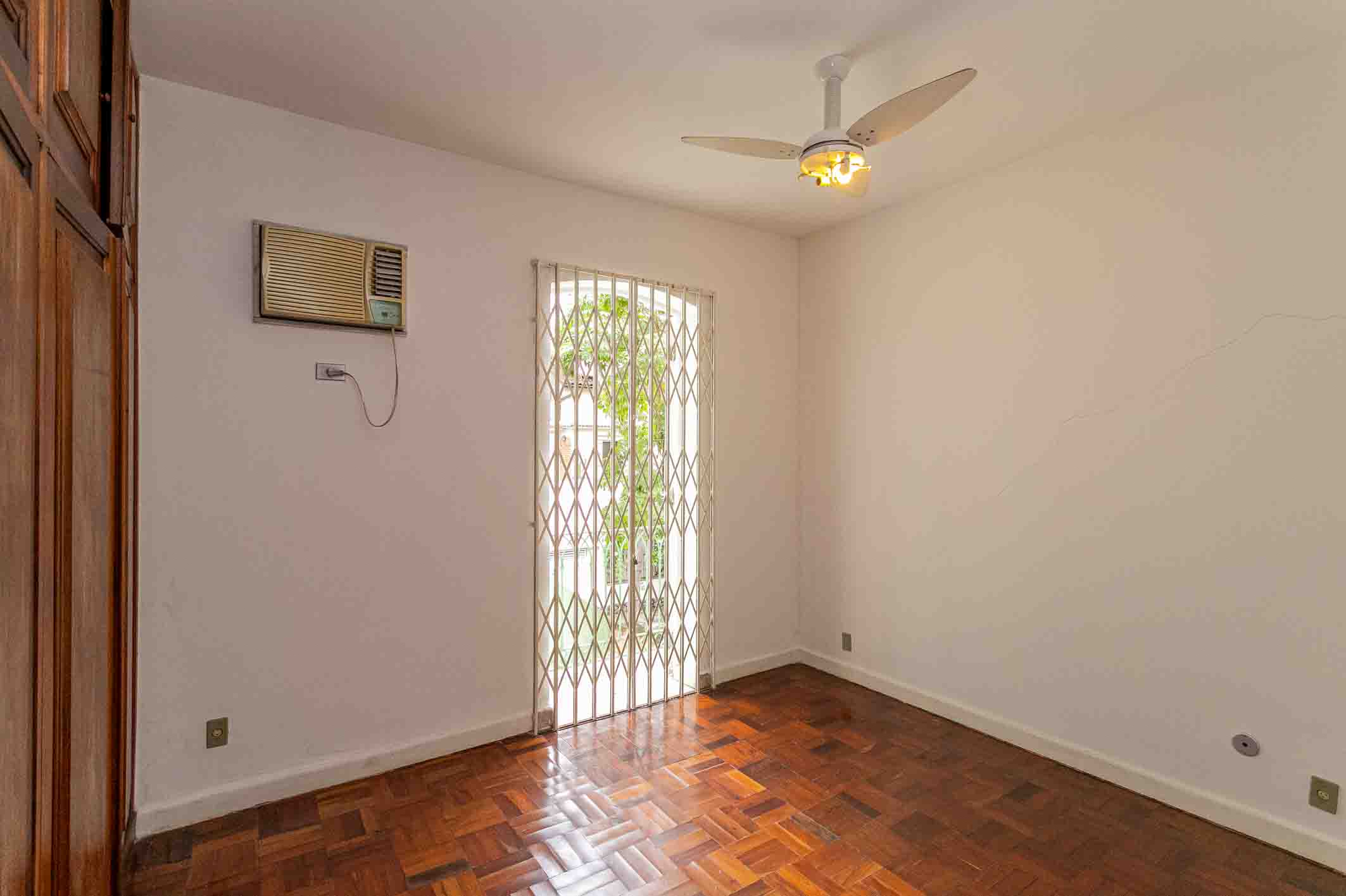  Residence on a quiet street with expansion potential - 物件實景