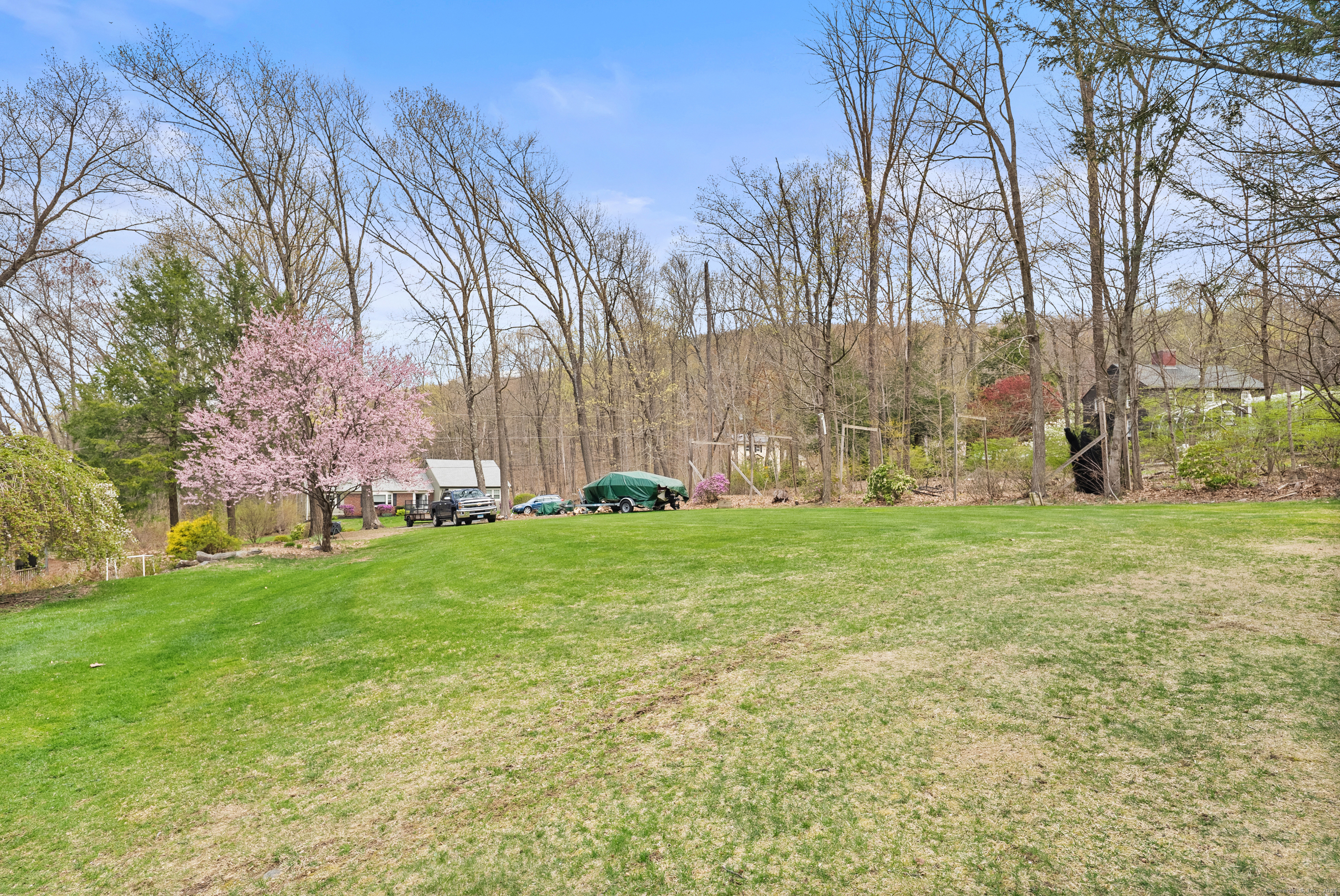 Somers, Connecticut, 06071, United States, 4 Bedrooms Bedrooms, ,4 BathroomsBathrooms,Residential,For Sale,1927442