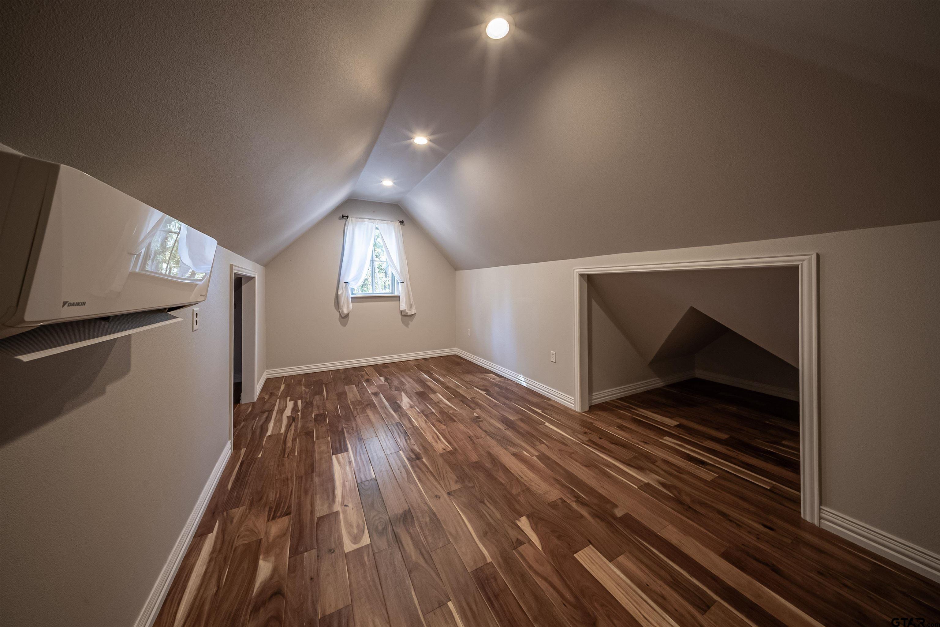 Lindale, Texas, 75771, United States, 4 Bedrooms Bedrooms, ,4 BathroomsBathrooms,Residential,For Sale,1992083