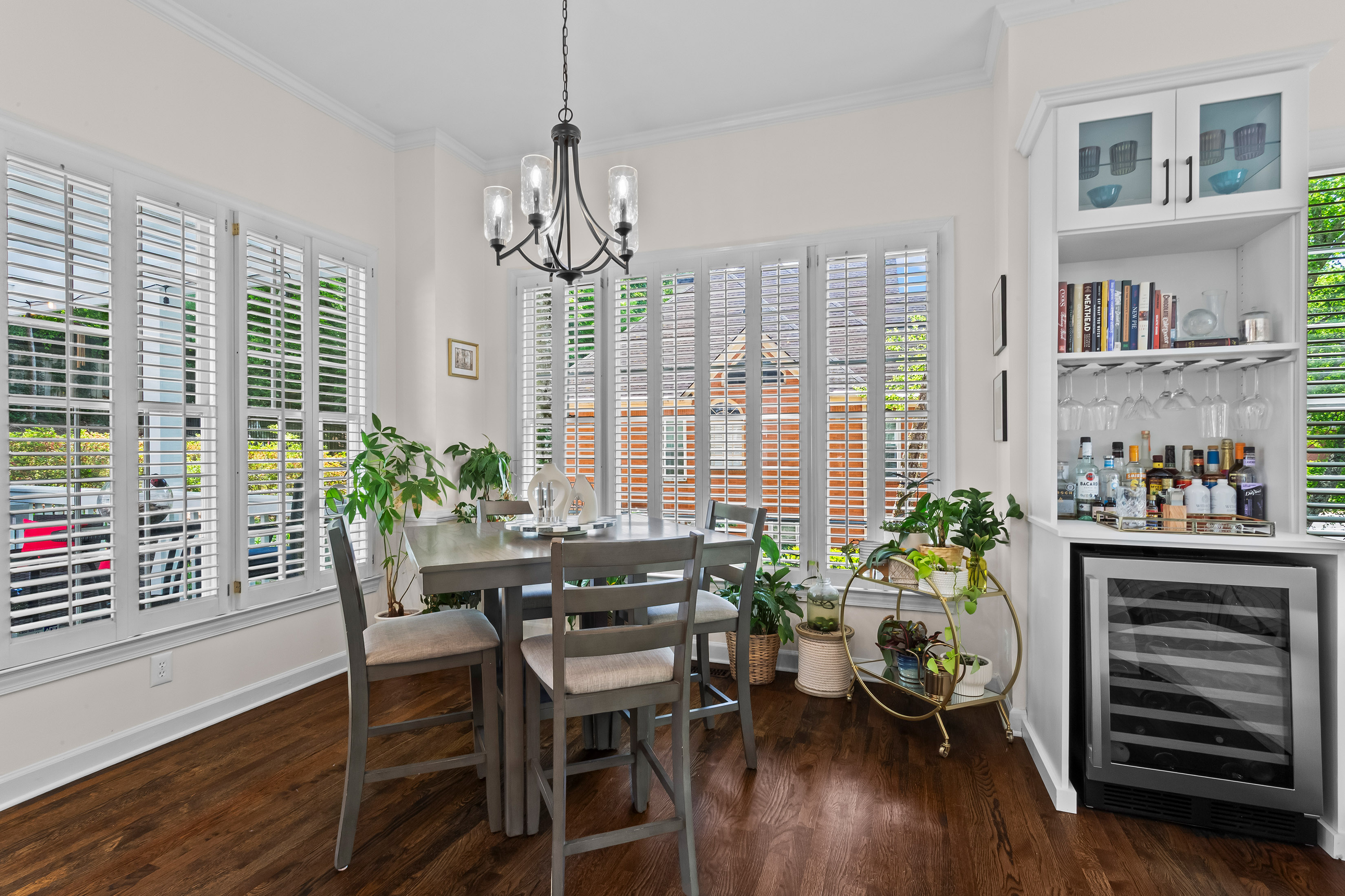  Timeless Elegance in Roswell
