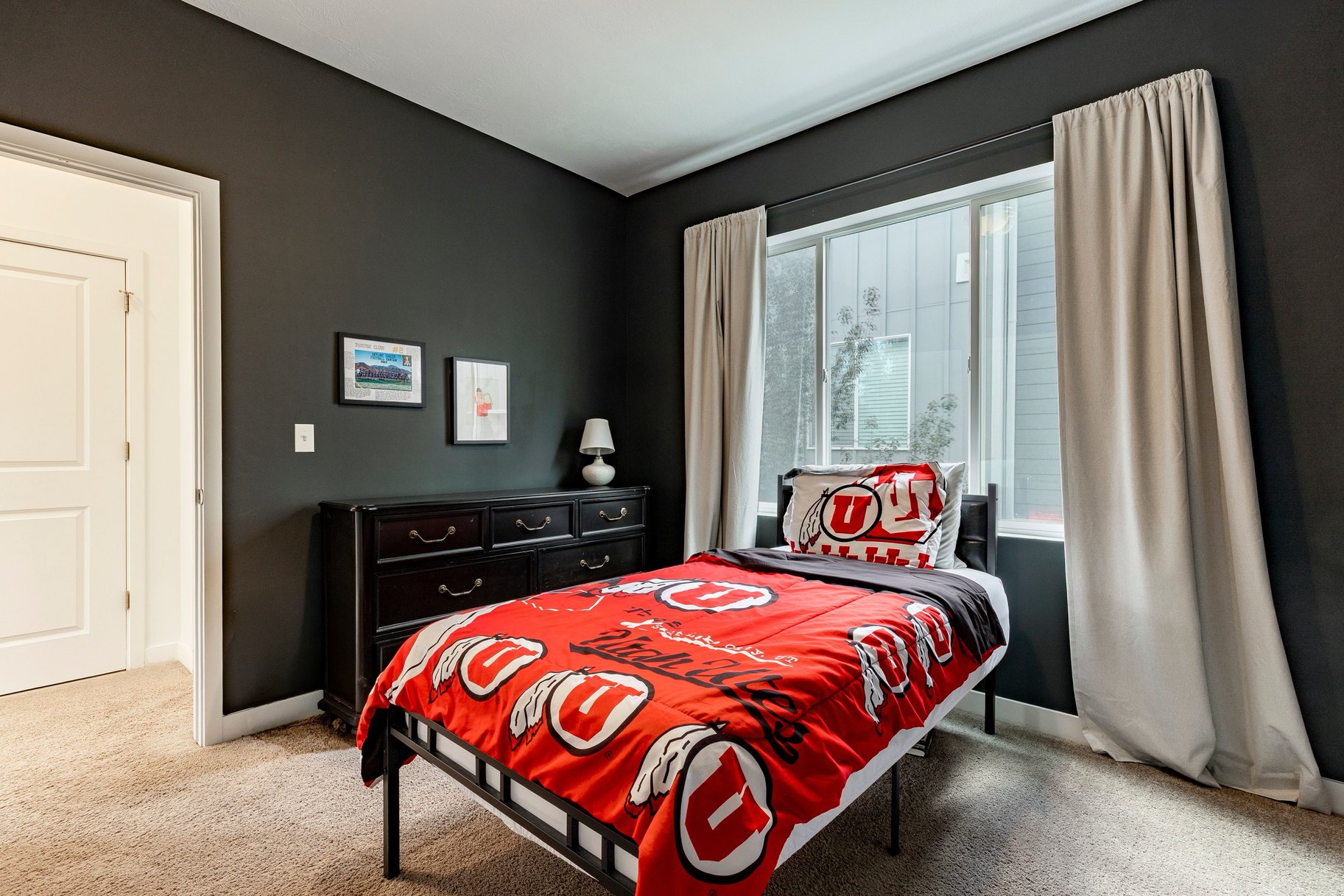  Clean and Updated End Unit Townhome - 物件實景