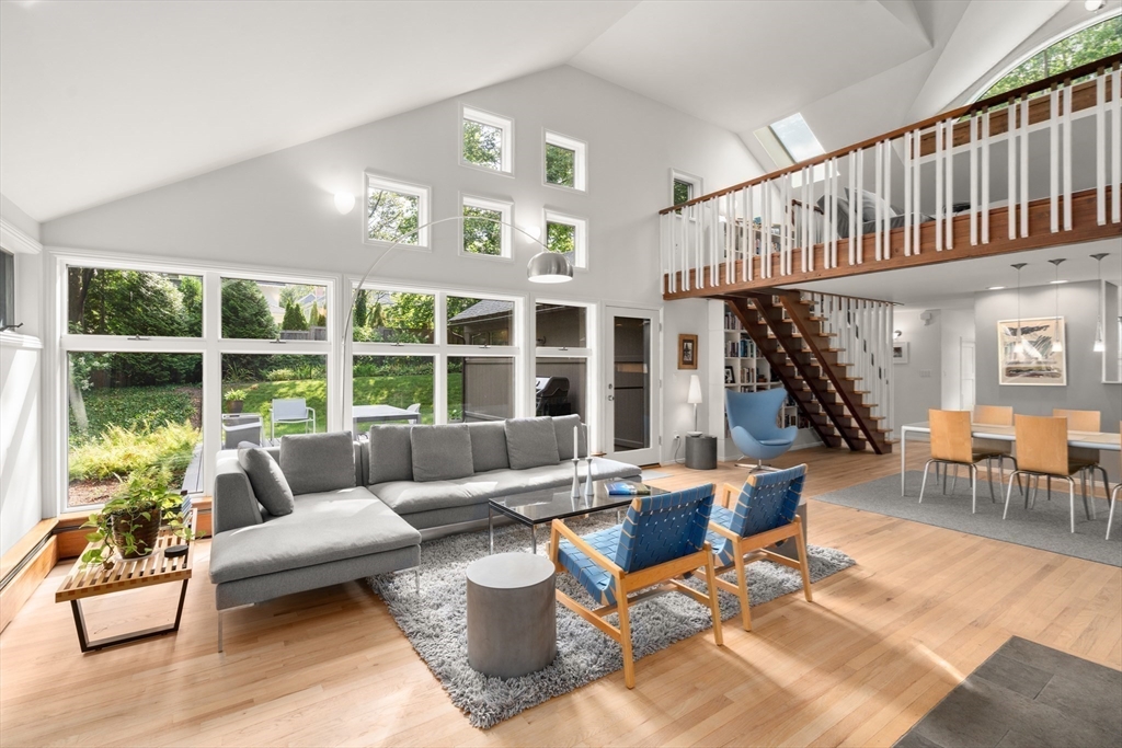 Brookline, Massachusetts, 02467, United States, 3 Bedrooms Bedrooms, ,3 BathroomsBathrooms,Residential,For Sale,1941652