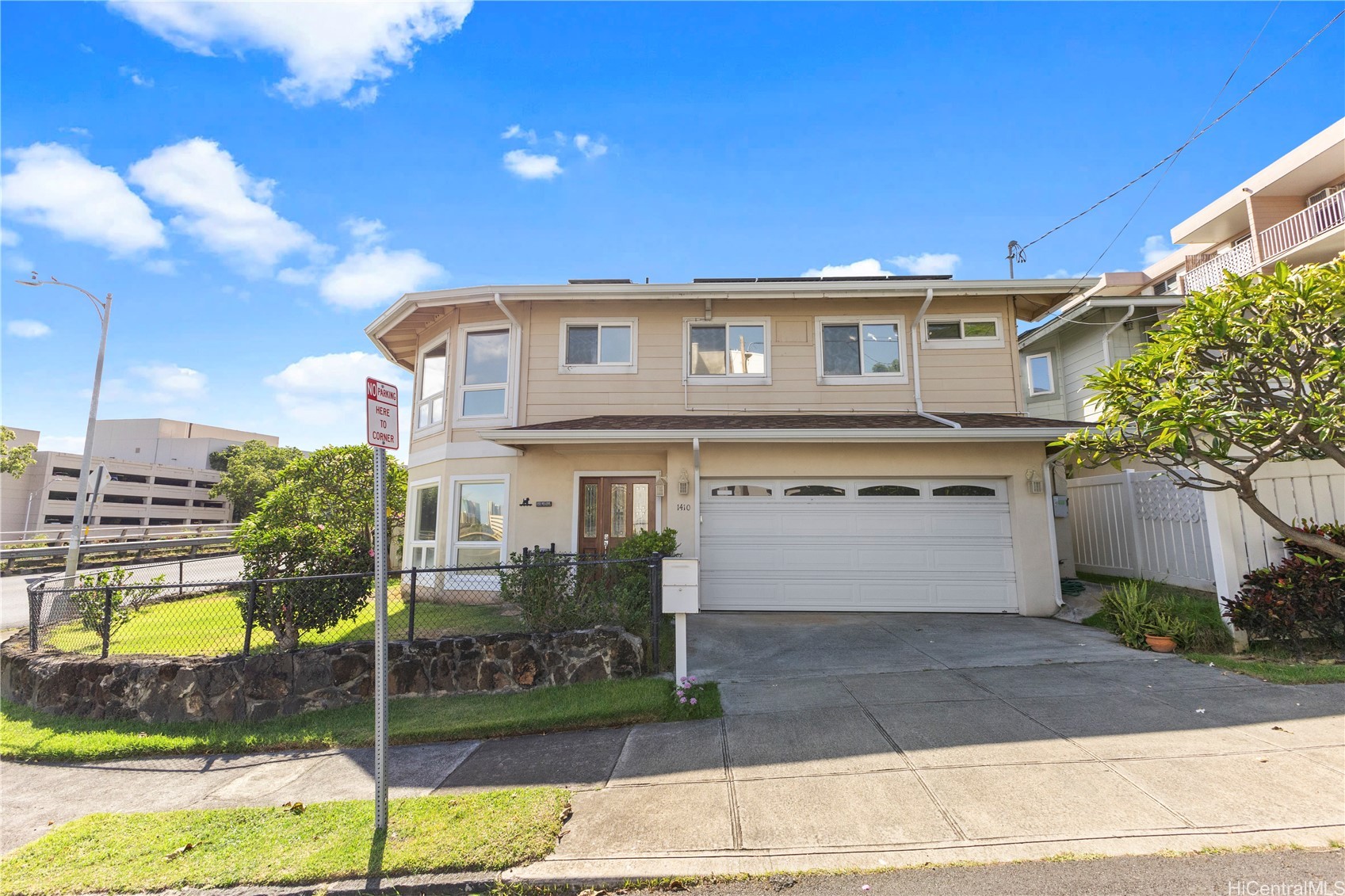 Honolulu, Hawaii, 96813, United States, 4 Bedrooms Bedrooms, ,3 BathroomsBathrooms,Residential,For Sale,1847375