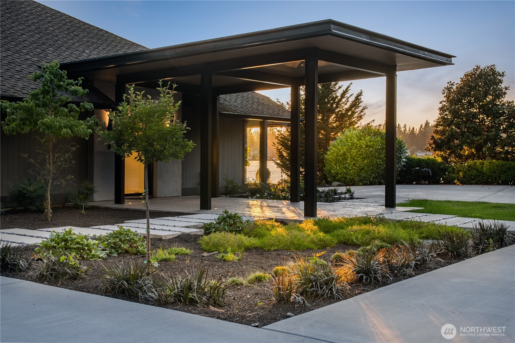 Black Diamond, Washington, 98010, United States, 4 Bedrooms Bedrooms, ,2 BathroomsBathrooms,Residential,For Sale,1902015