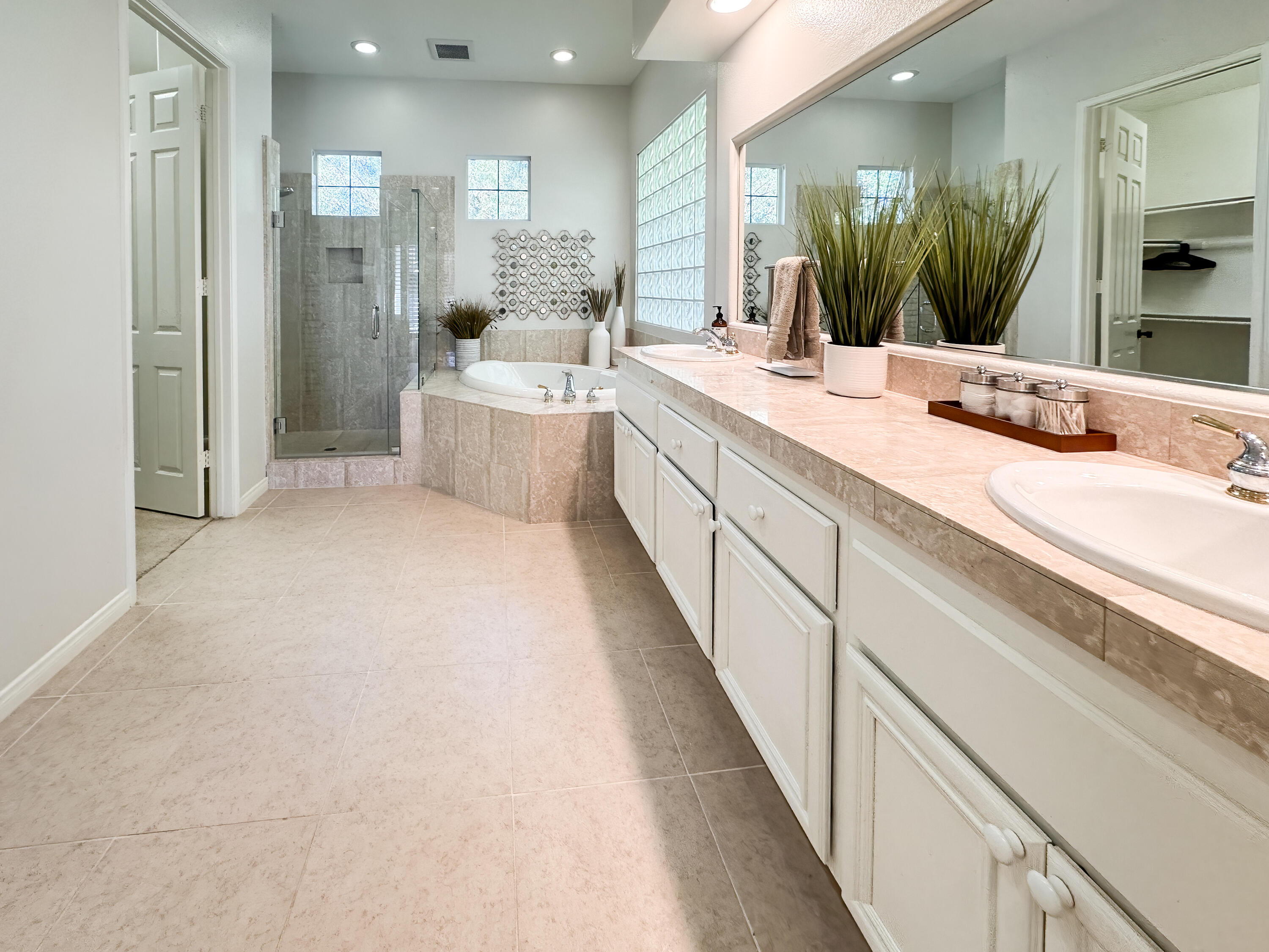 Rancho Mirage, California, 92270, United States, 3 Bedrooms Bedrooms, ,3 BathroomsBathrooms,Residential,For Sale,1991042