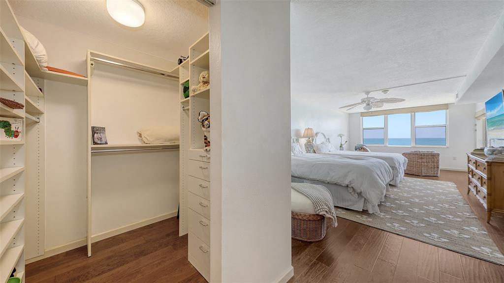 Longboat Key, Florida, 34228, United States, 3 Bedrooms Bedrooms, ,2 BathroomsBathrooms,Residential,For Sale,1793639