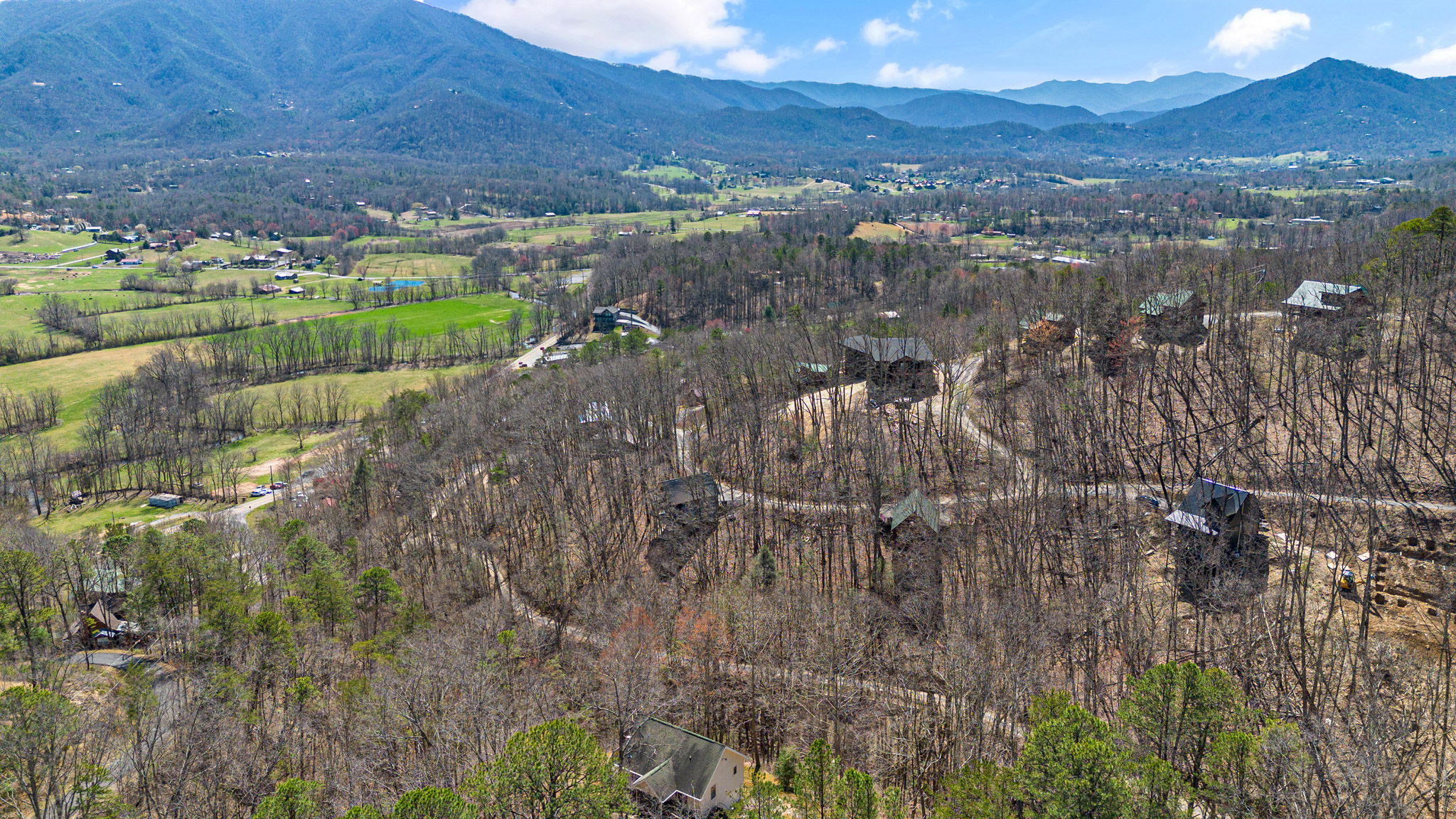 Sevierville, Tennessee, 37862, United States, 2 Bedrooms Bedrooms, ,3 BathroomsBathrooms,Residential,For Sale,1977968