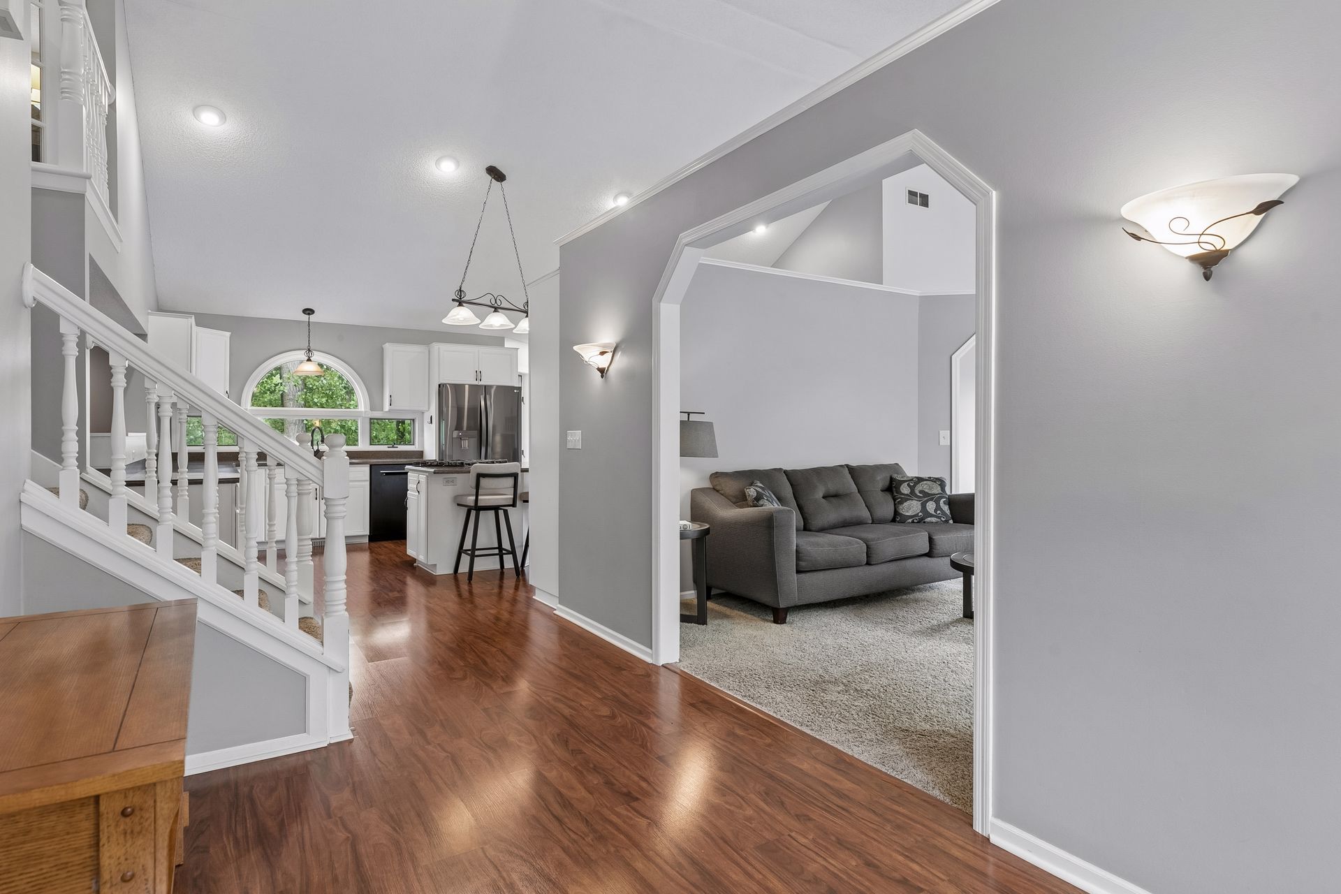  Beautifully Designed Living Near Bald Eagle Lake - 物件實景