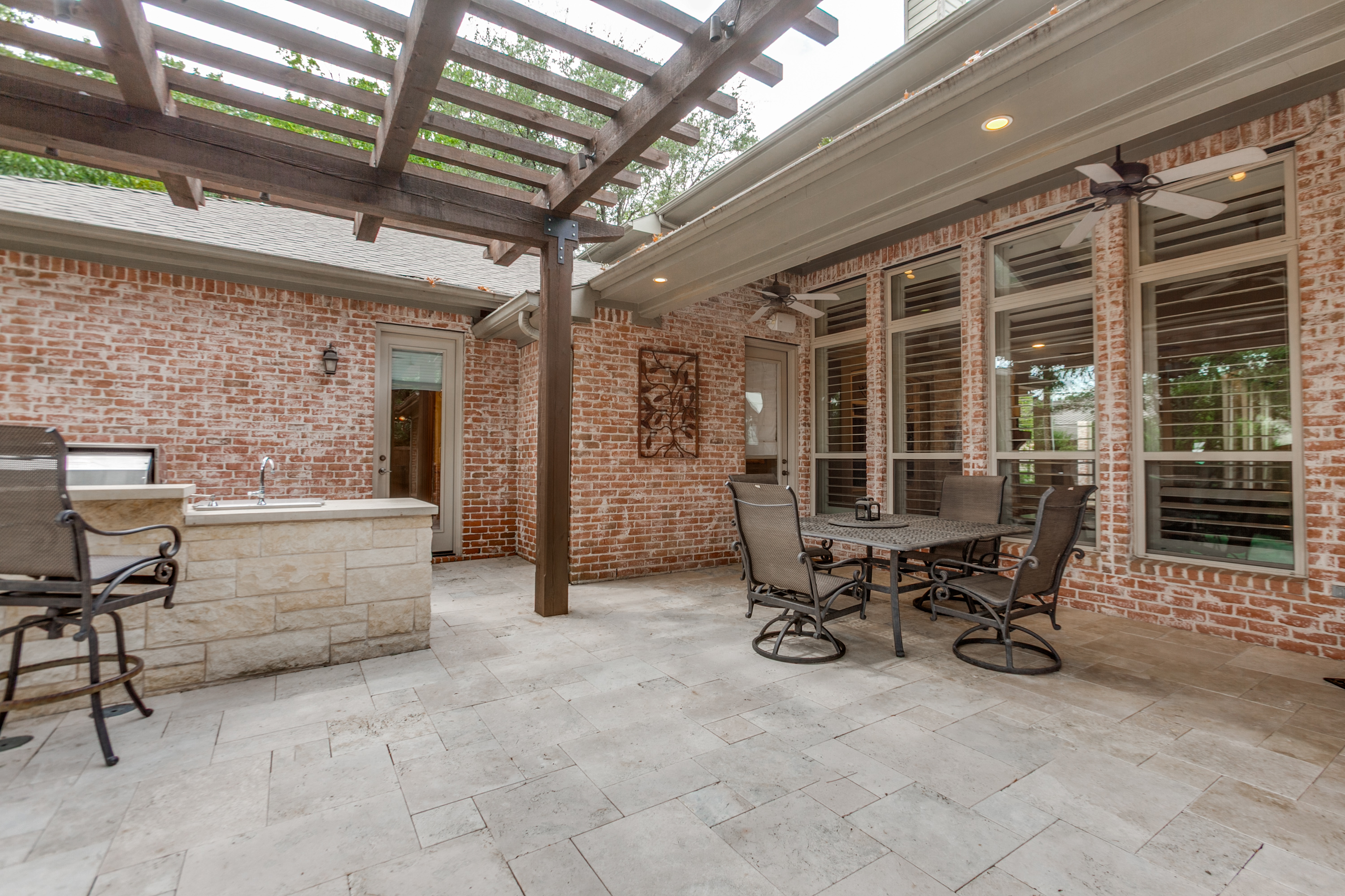  Preston Hollow 5-Bedroom Home with Pool, 2 Offices, and First-Floor Primary - 物件實景