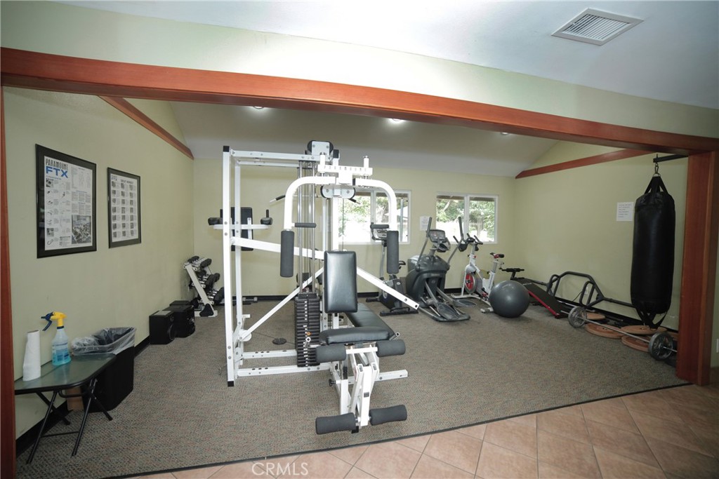 Canoga Park, California, 91303, United States, 2 Bedrooms Bedrooms, ,1 BathroomBathrooms,Residential,For Sale,1934510
