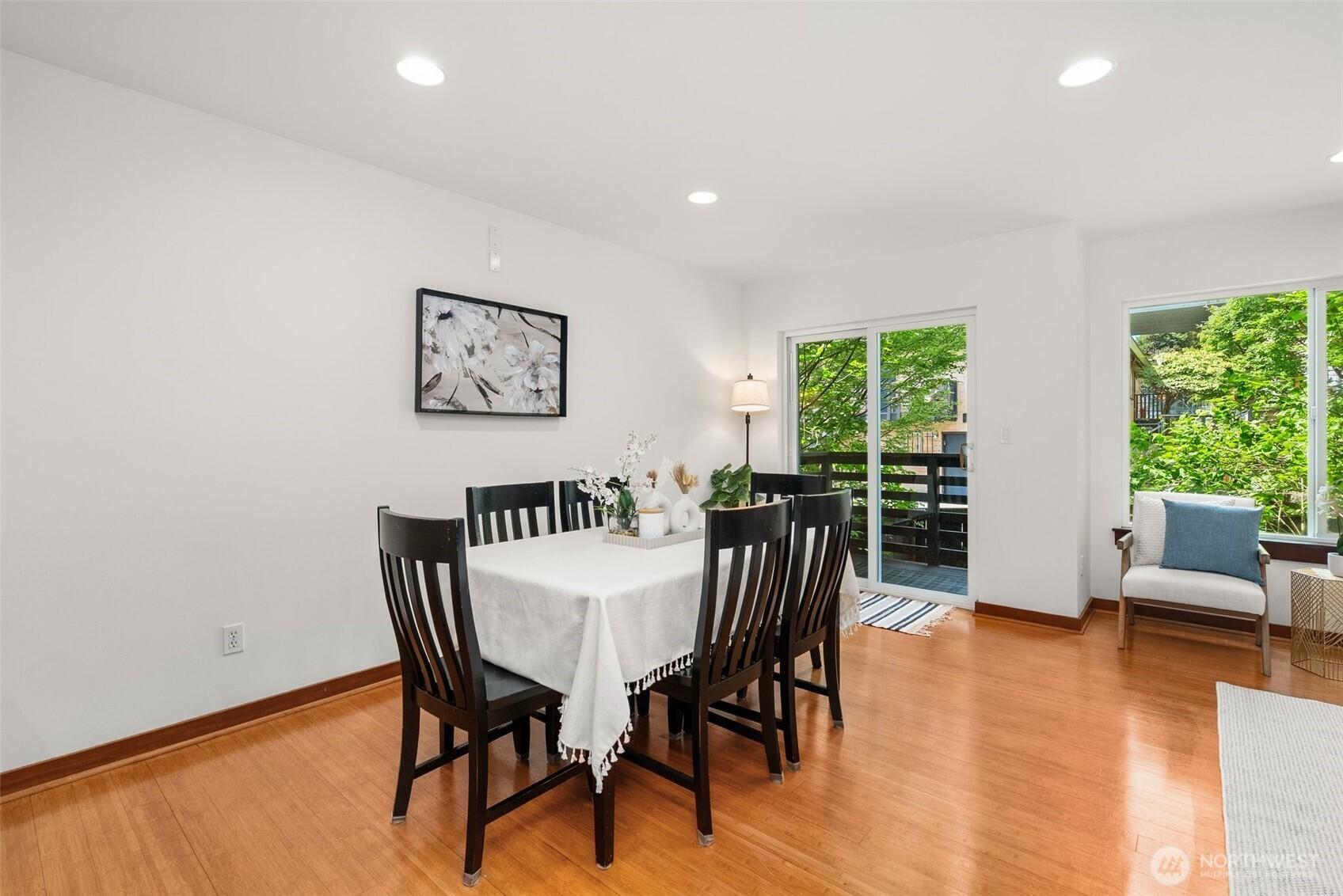 SEATTLE, Washington, 98105, United States, 3 Bedrooms Bedrooms, ,3 BathroomsBathrooms,Residential,For Sale,1875304